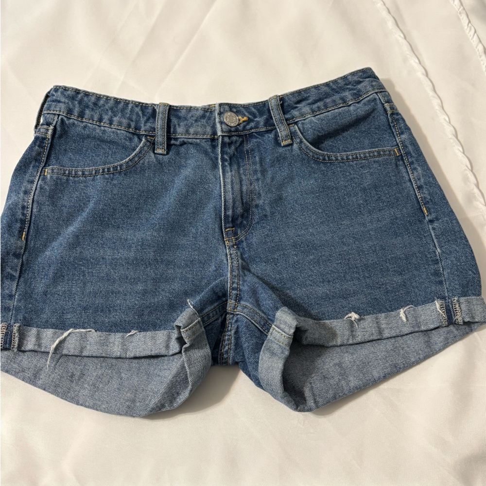 & Denim‎ shorts Women’s size 6 blue jean shorts rolled cuff pockets 3” inseam